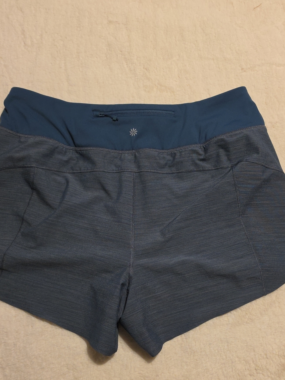 Athleta Run With It Textured 3“ Shorts in Heathered Green Womens Size 1X